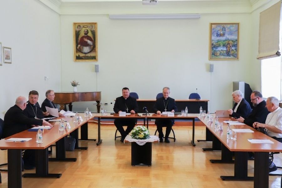 BJELOVARSKO - KRIŽEVAČKI BISKUP MONS. VJEKOSLAV HUZJAK I BISKUPIJA - DOMAĆINI 68. SJEDNICE BISKUPA ZAGREBAČKE CRKVENE POKRAJINE