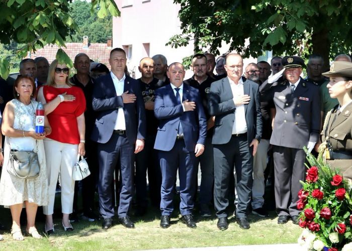 POTPREDSJEDNIK VLADE RH TOMO MEDVED UVELIČAO OBILJEŽAVANJE DANA BRANITELJA U GAREŠNICI