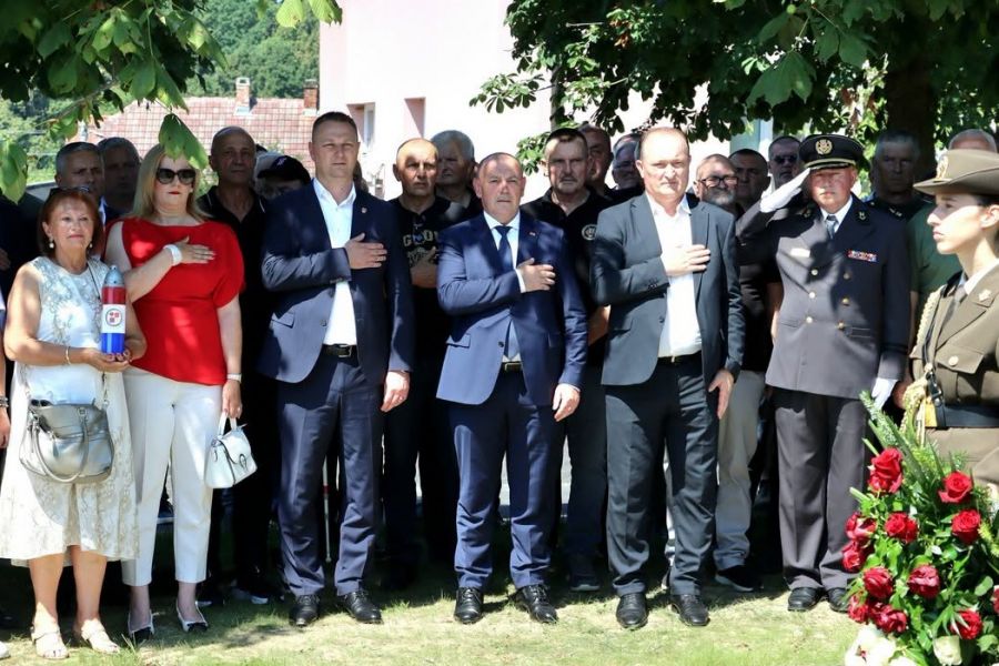 POTPREDSJEDNIK VLADE RH TOMO MEDVED UVELIČAO OBILJEŽAVANJE DANA BRANITELJA U GAREŠNICI
