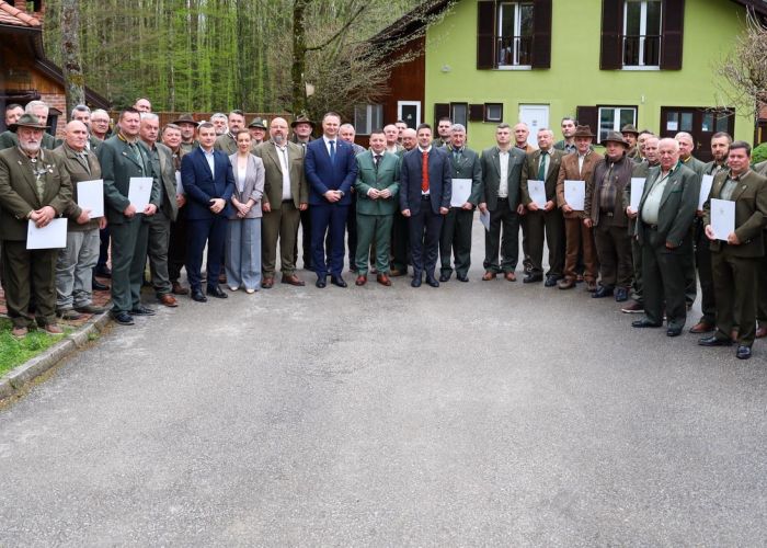 LOVCI BJELOVARSKO- BILOGORSKE ŽUPANIJE POTPISALI LOVOZAKUPNE UGOVORE SA ŽUPANOM MARUŠIĆEM O ZAKUPU LOVIŠTA  NA SLIJEDEĆIH 10 LOVNIH GODINA