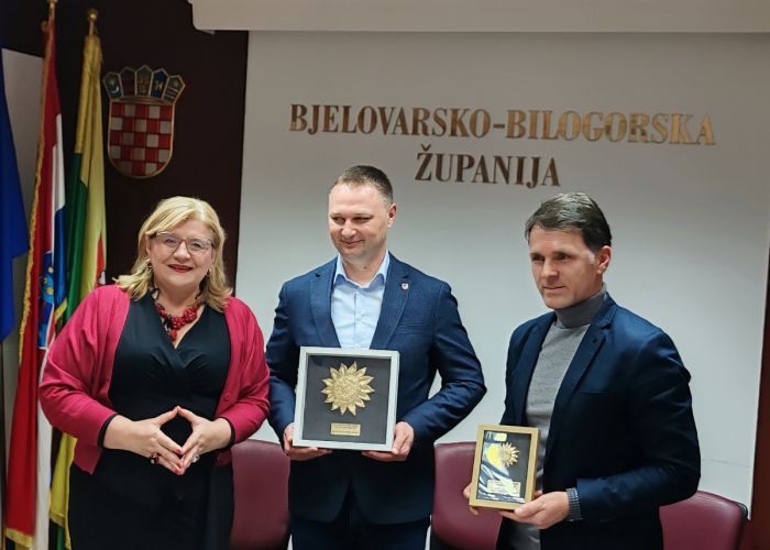 DOBITNICI GODIŠNJE NAGRADE „SUNCOKRET RURALNOG TURIZMA“ KOD ŽUPANA MARKA MARUŠIĆA