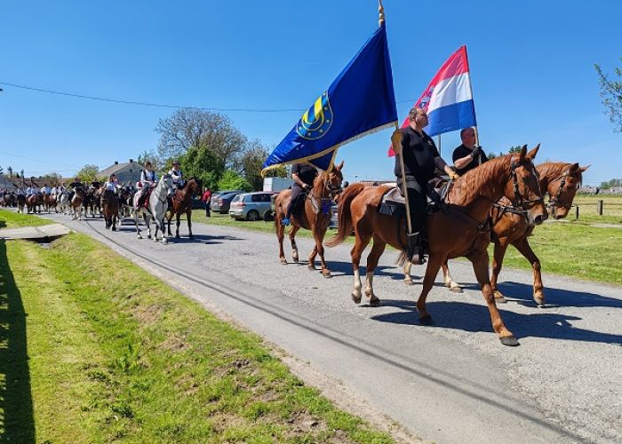 NAJVAŽNIJA  MANIFESTACIJA  PROSLAVE  DANA OPĆINE VELIKE RAČA -&nbsp; POSVEĆENA KONJIMA, KONJARIMA I NAJLJEPŠIM KONJIČKIM ZAPREGAMA