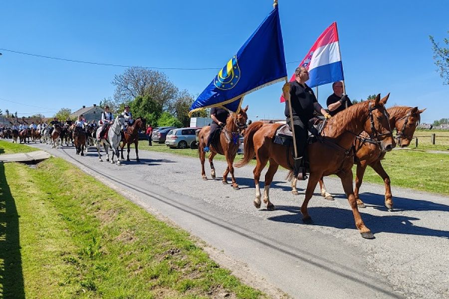 NAJVAŽNIJA  MANIFESTACIJA  PROSLAVE  DANA OPĆINE VELIKE RAČA -&nbsp; POSVEĆENA KONJIMA, KONJARIMA I NAJLJEPŠIM KONJIČKIM ZAPREGAMA