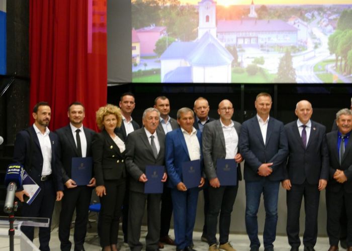 Ministar Bačić potpisao ugovore o izgradnji stanova u Bjelovarsko-bilogorskoj županiji i razvoju infrastrukture u Bjelovarsko - bilogorskoj županiji