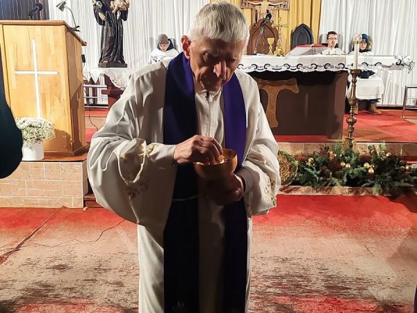 DOBRA DUŠA BJELOVARA - FRA FERDO POSAVEC, NAKON 55 GODINA SVEĆENSTVA I POSLJEDNJEG  SLUŽBOVANJA U CRKVI SV.ANTUNA OTIŠAO U MIROVINU