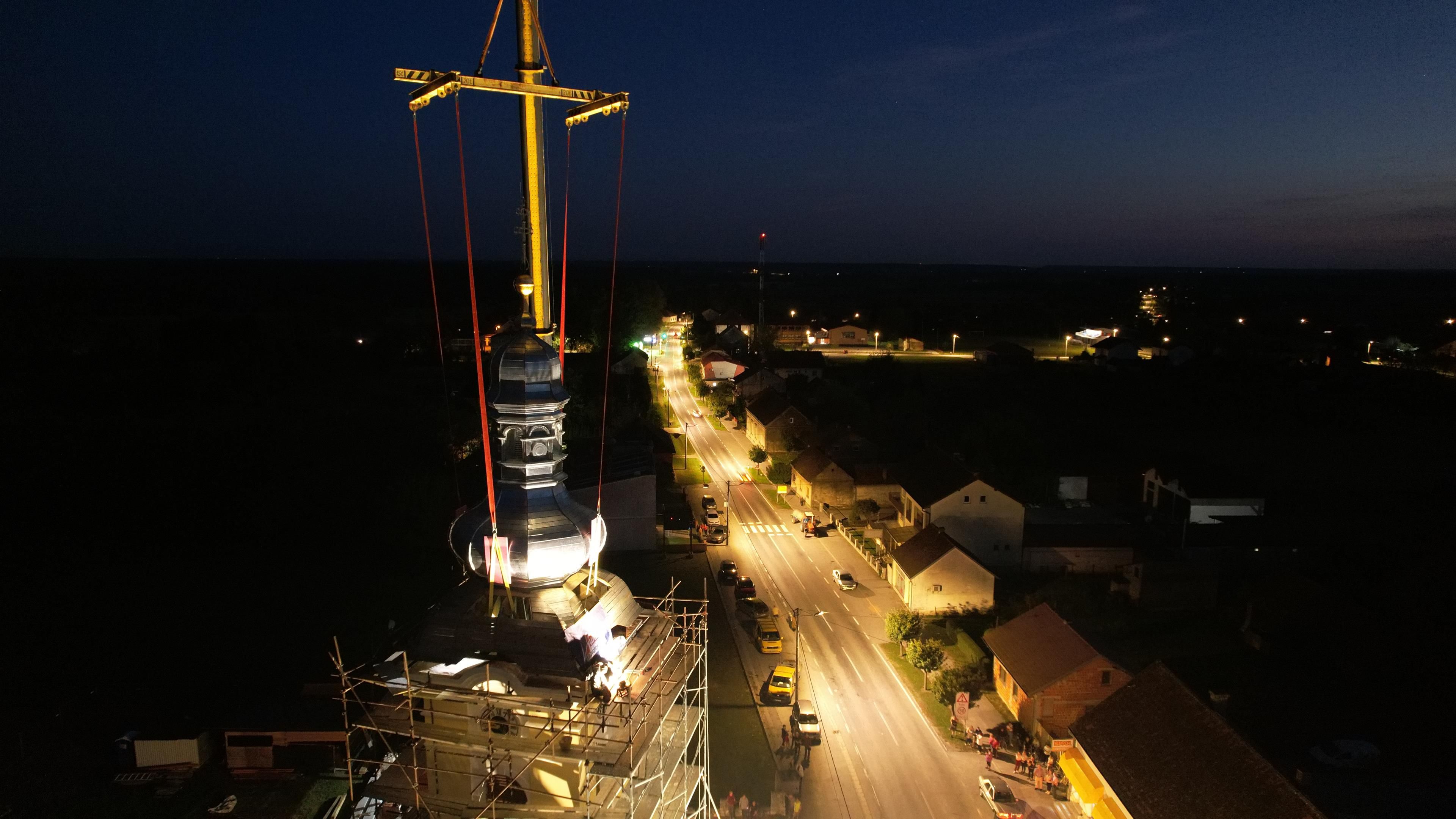 Završen projekt obnove lukovice tornja na župnoj crkvi Duha Svetoga u Velikom Grđevcu Završen projekt obnove lukovice tornja na župnoj crkvi Duha Svetoga u Velikom Grđevcu