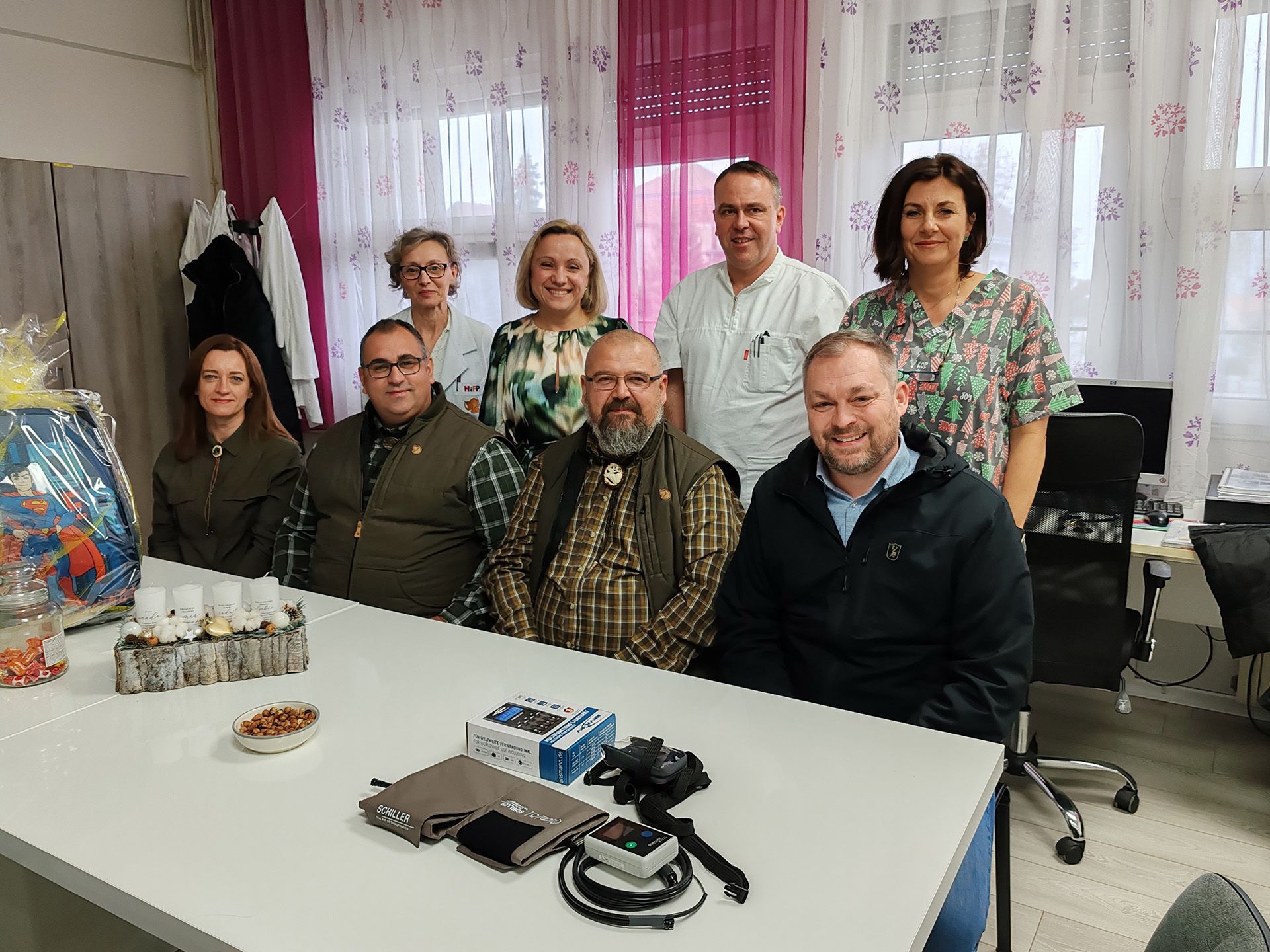 BOŽIĆNI POKLON LOVAČKOG SAVEZA BJELOVARSKO- BILOGORSKE ŽUPANIJE, ODJELU PEDIJATRIJE BJELOVARSKE BOLNICE BOŽIĆNI POKLON LOVAČKOG SAVEZA BJELOVARSKO- BILOGORSKE ŽUPANIJE, ODJELU PEDIJATRIJE BJELOVARSKE BOLNICE