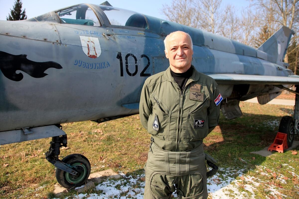 RATNI PILOT IVAN SELAK : MOJ NAJTEŽI TRENUTAK U ŽIVOTU BIO JE KADA SAM NADLIJETAO U MIG - U POSLJEDNJI ISPRAĆAJ NAJBOLJEG PRIJATELJA