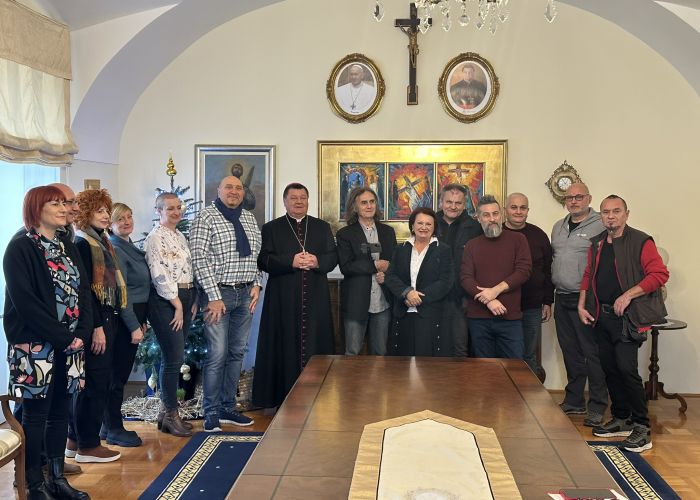 BISKUP, BJELOVARSKO- BILOGORSKI MONS.VJEKOSLAV HUZJAK ČESTITAO BOŽIĆ SVIM ŽITELJIMA ŽUPANIJE