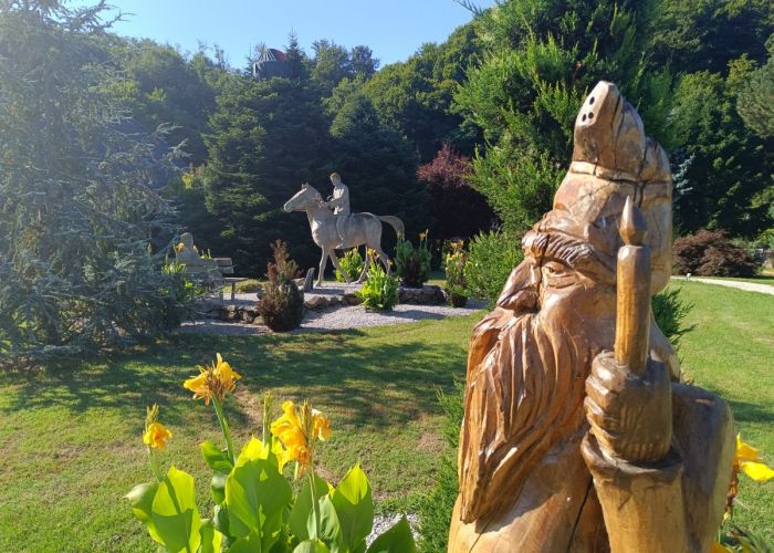 BOŽIĆNA BAJKA OBITELJI SALAJ - POČETNE PRIPREME ZA BOŽIĆ NA 35 SRPANJSKIH STUPNJEVA